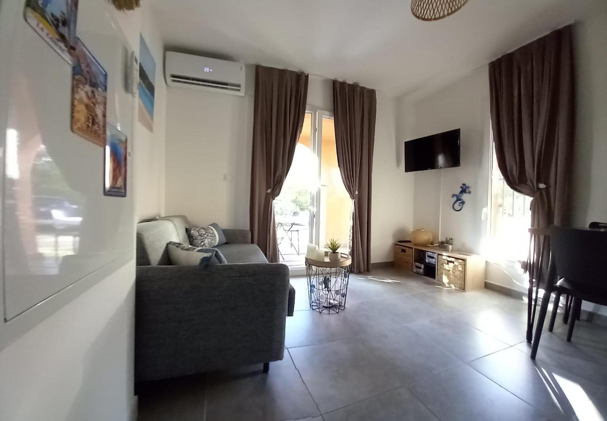 Hoteliere Les Hameaux De Saint Cyprien 25 M2 *