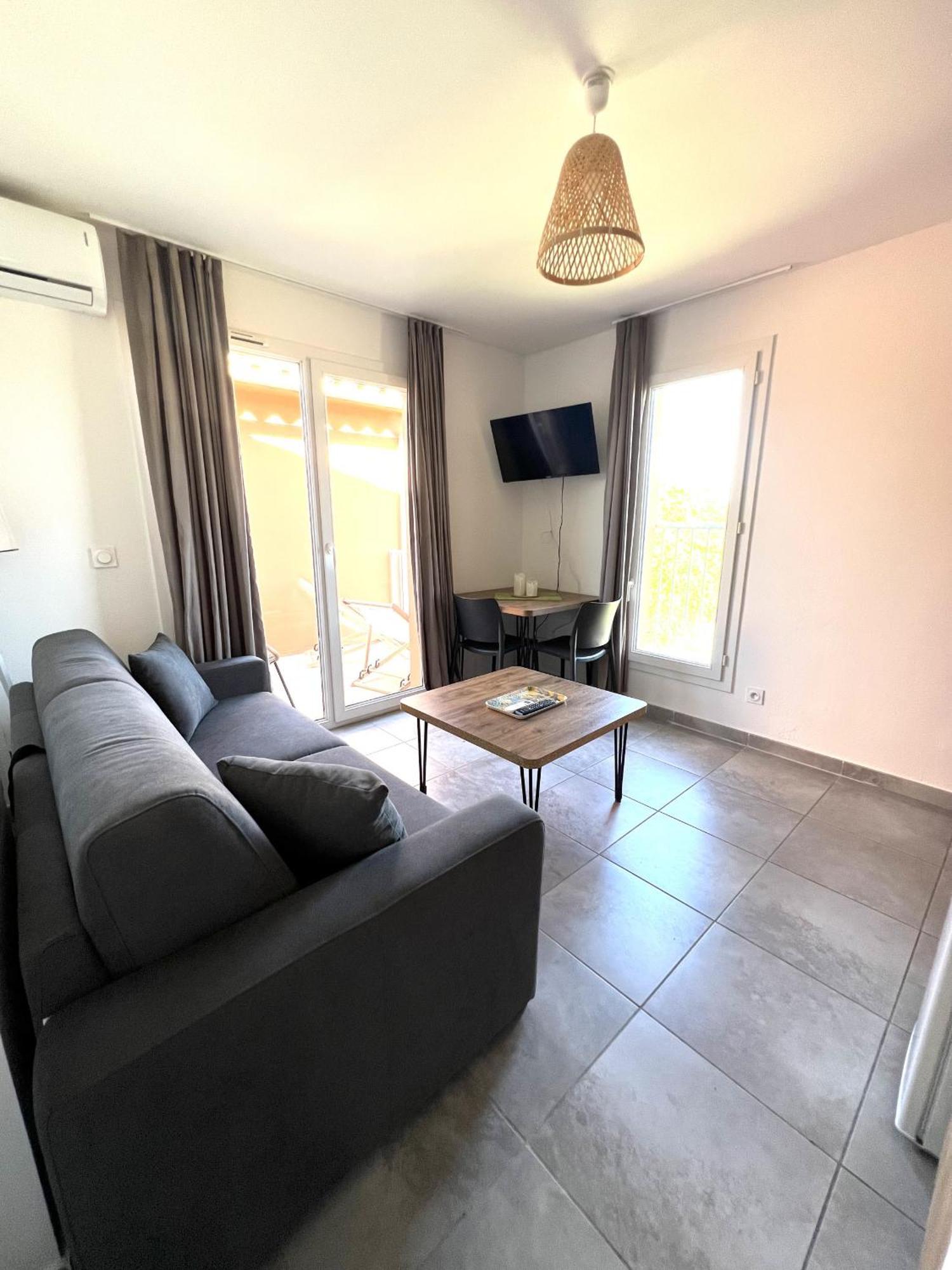 Hoteliere Les Hameaux De Saint Cyprien 25 M2 *